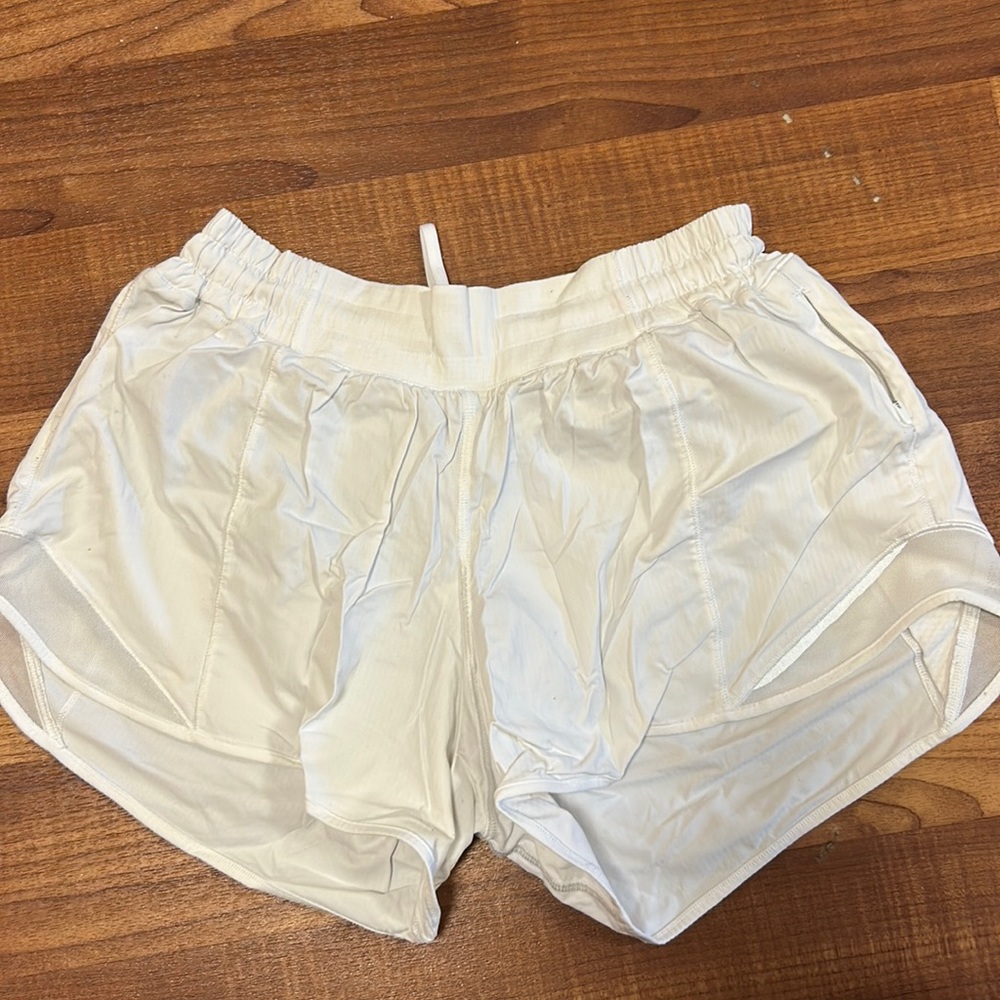 White Lululemon hotty hot shorts size 8, 4” in length